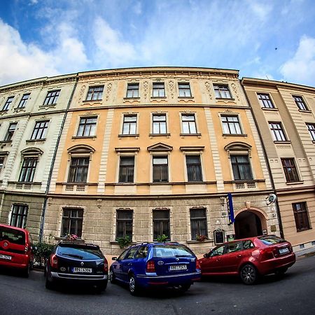 Hotel Pyramida Брно Екстер'єр фото