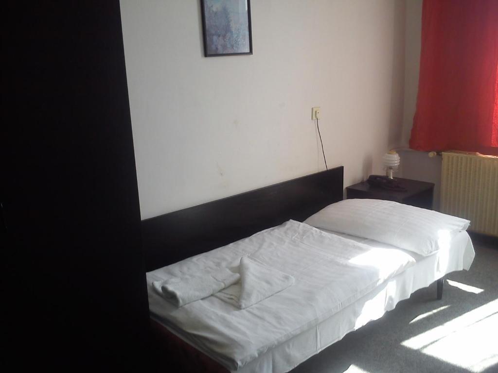 Hotel Pyramida Брно Екстер'єр фото