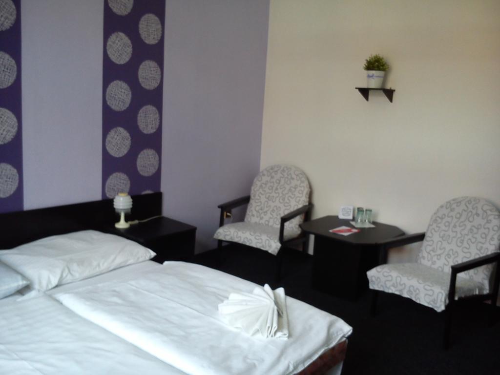 Hotel Pyramida Брно Екстер'єр фото
