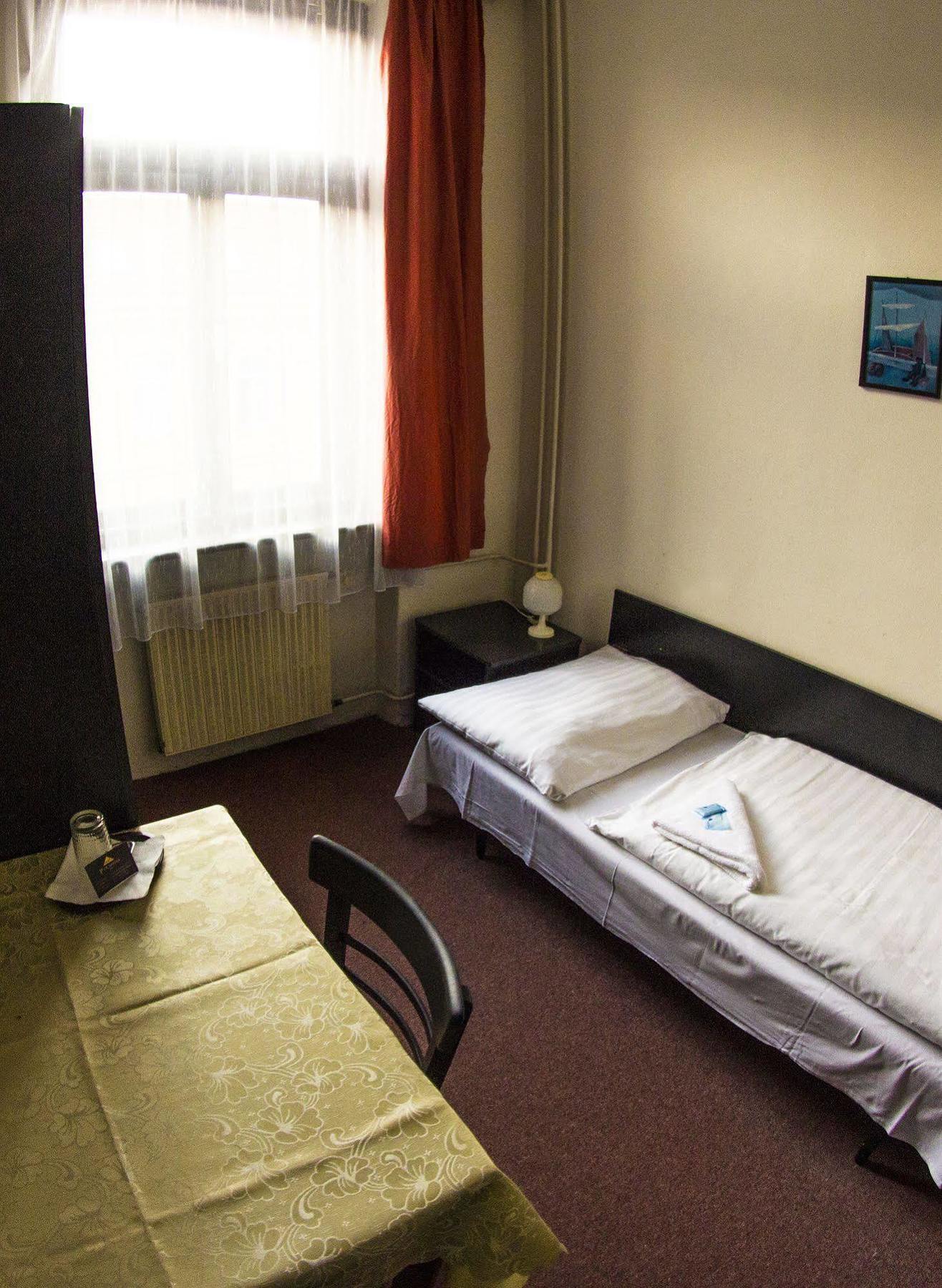 Hotel Pyramida Брно Екстер'єр фото