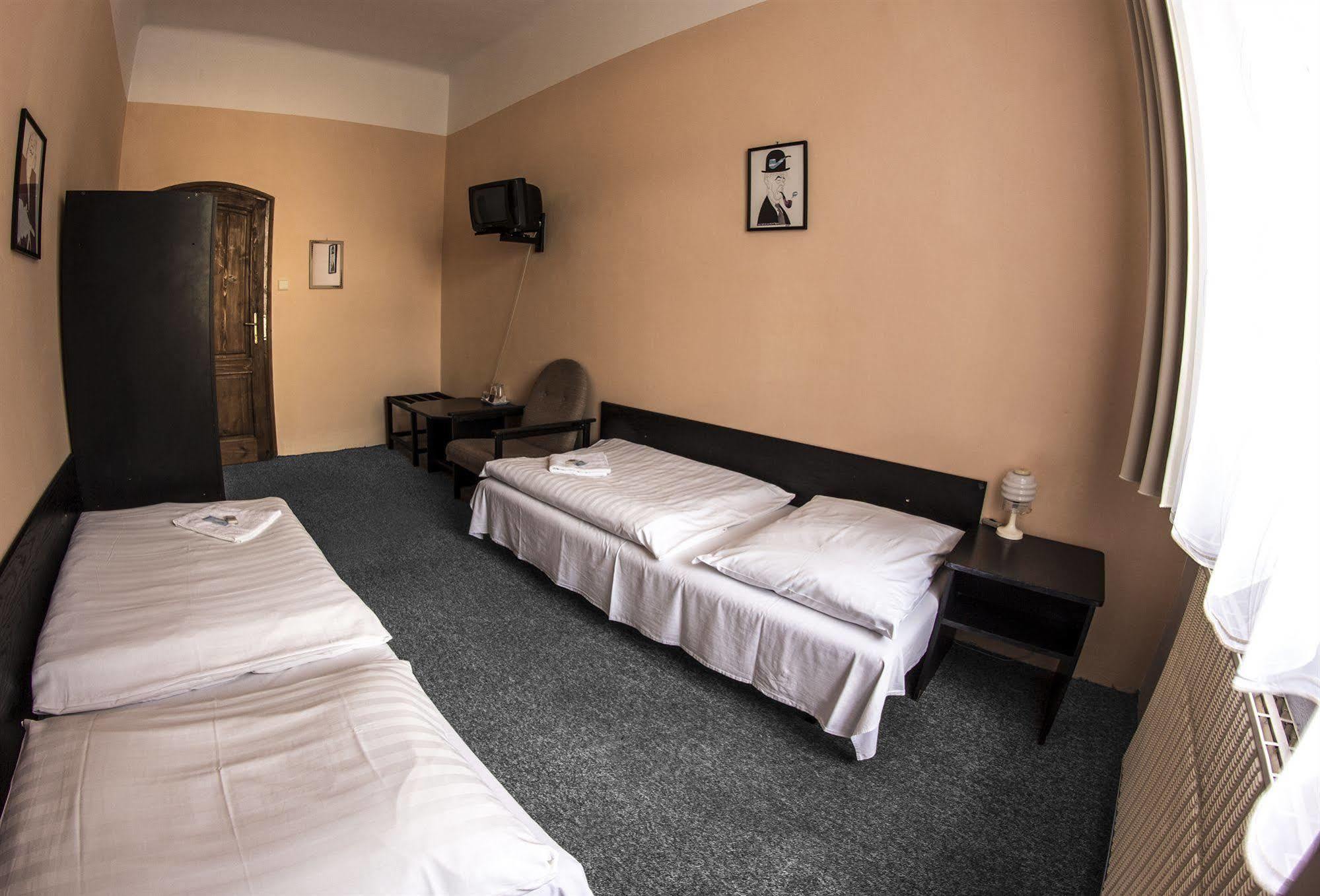 Hotel Pyramida Брно Екстер'єр фото