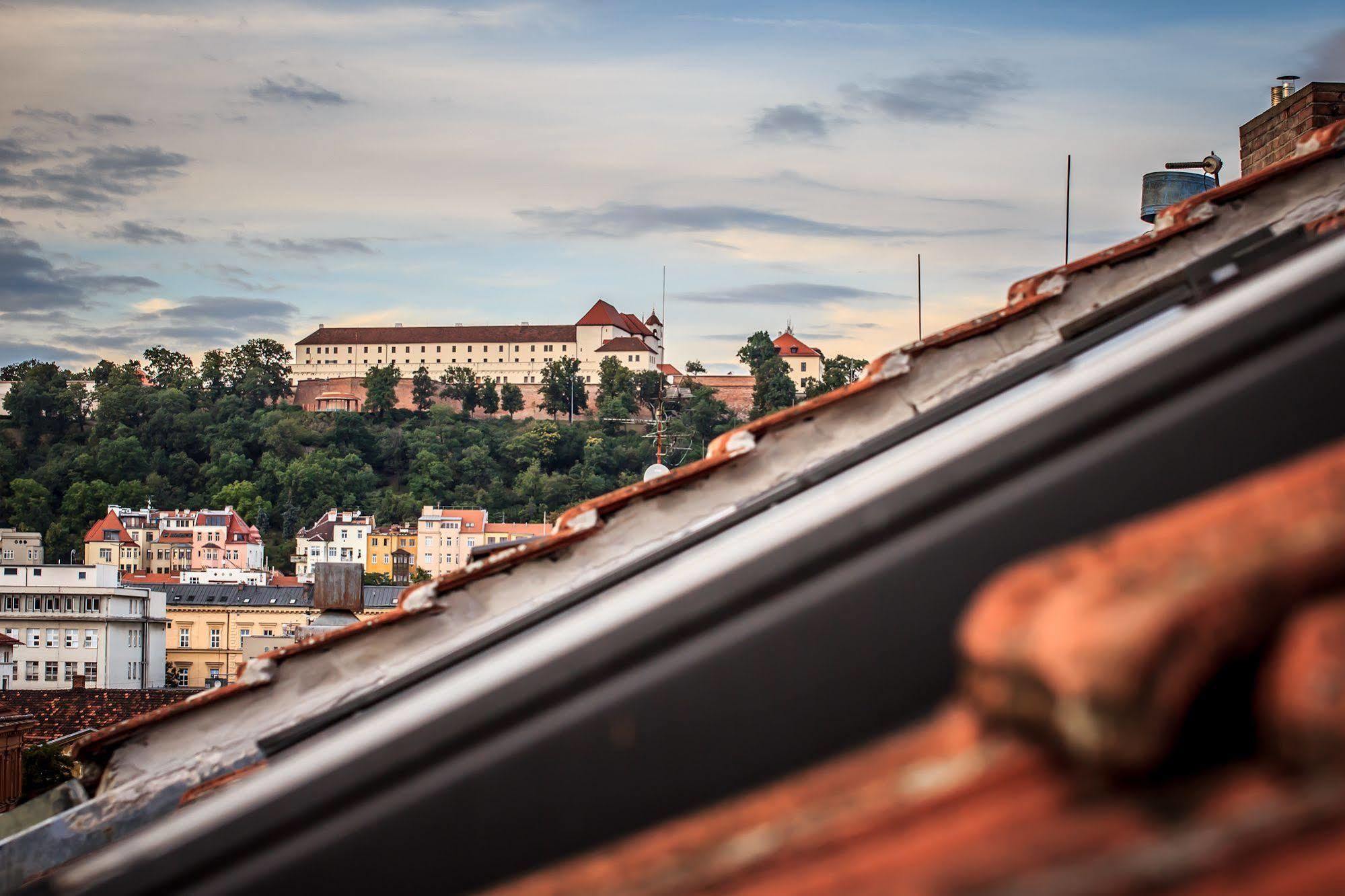 Hotel Pyramida Брно Екстер'єр фото
